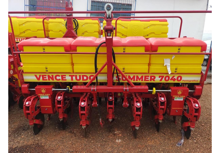 Vence Tudo - Plantadeira Adubadora Summer 7040 - 06 Linhas Vence Tudo - Plantadeira Adubadora Summer 7040 - 06 Linhas